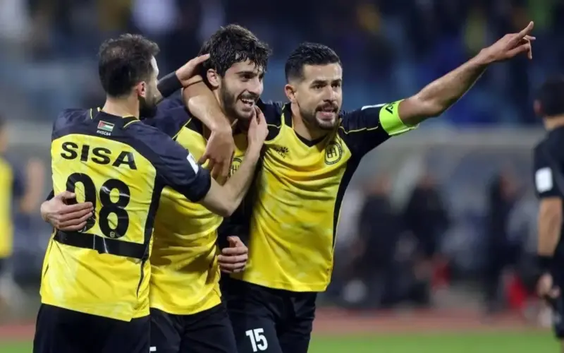 رؤيا الإخباري | الحسين إربد يقترب من إنجاز تاريخي ثالث في الدوري الأردني وسط صراع مشتعل على اللقب